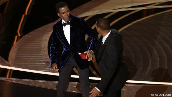 Chris-Rock-and-Will-Smith-are-seen-onstage-during-the-94th-Annual-Academy-Awards-Getty-H-2022_HIb1IiP9cCkI