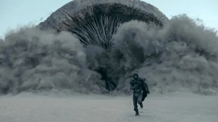 电影中的巨型沙虫Shai-Hulud。