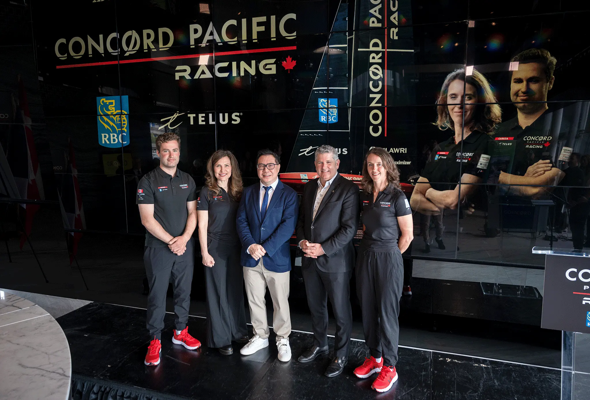 Concord Pacific Racing代表：协平世博集团CEO Terry Hui（中）