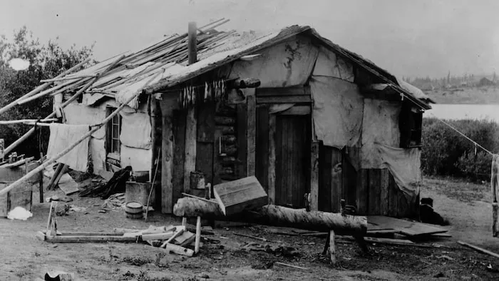1910年歌罗居住的小屋。